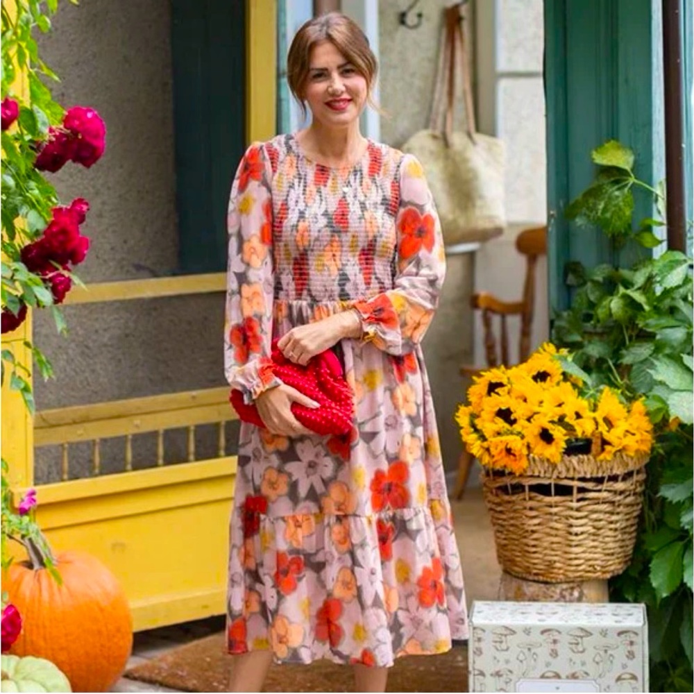 Mad about style midi dress M